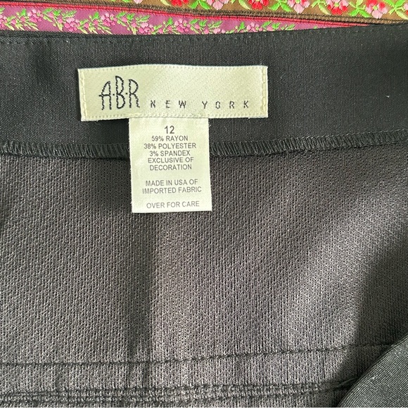 ABR New York Black Embroidered Boho Skirt Size 12 Floral Trim Pencil‎ Style - Picture 2 of 5